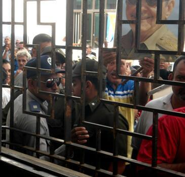 Actos de repudio 'gritos. violencia social, mala educación