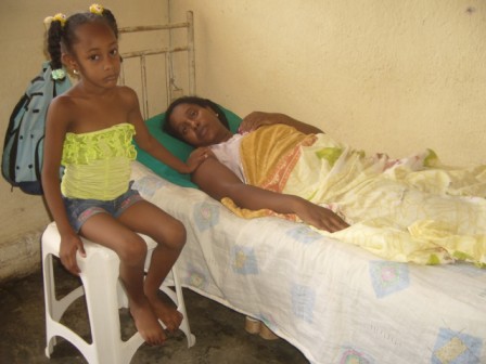 Damaris Moya Portieles y su hija de 6 an'os Lazara Contreras Moya