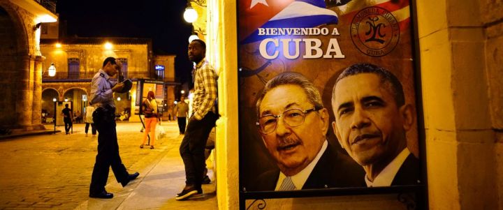 ap_barack_obama_raul_castro_poster_jt_160318_31x13_1600