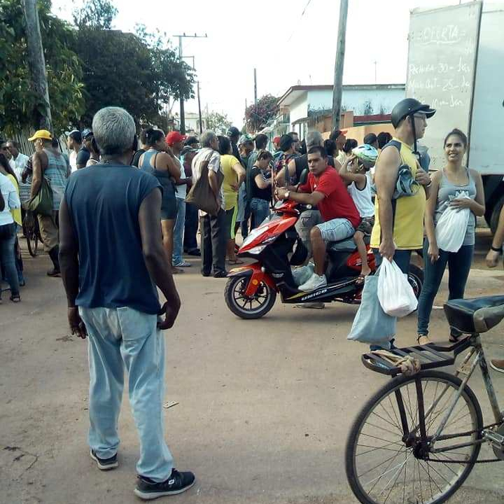 Colas en la capital Foto de Daniel Alfaro